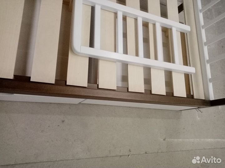 Кровать детская массив