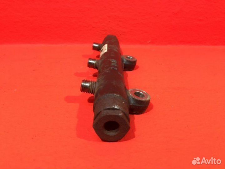 Топливная рампа правая Land Rover Discovery 3