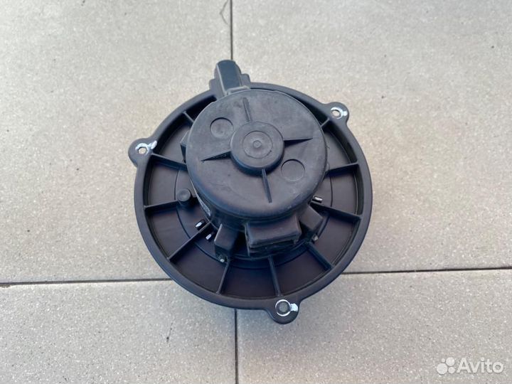 Моторчик печки Hyundai Elantra 3 XD