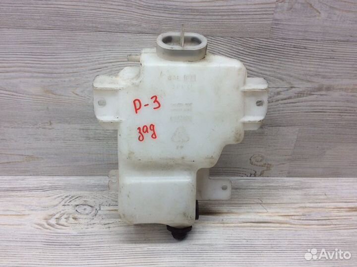 Бачок омывателя заднего стекла задний Mitsubishi