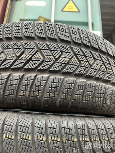 Pirelli Scorpion Winter 255/40 R21