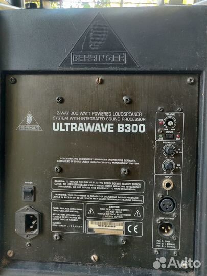 Акустическая система Behringer B300 Ultrawave