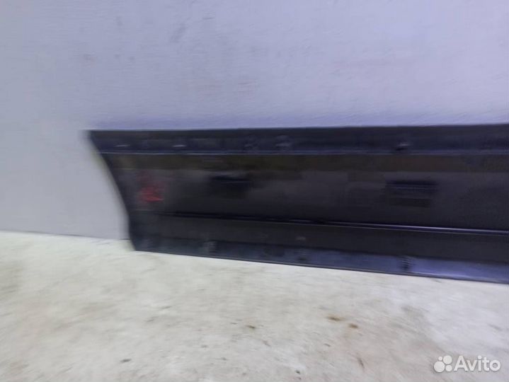 Накладка двери передней правой