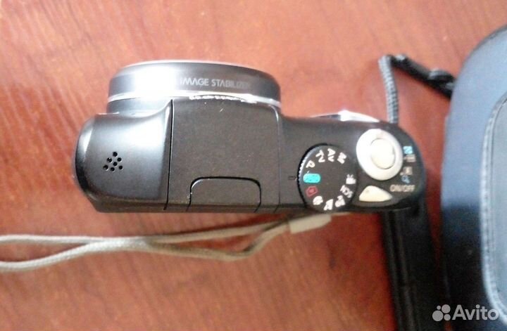 Компактный фотоаппарат Canon