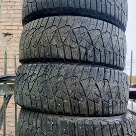 Goodyear Ultragrip 600 215/55 R17