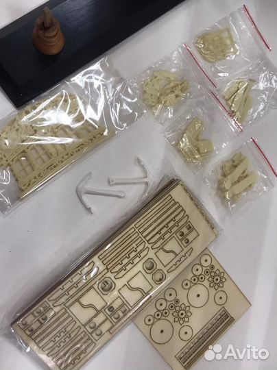 Сборная модель: HMS Royal Caroline 1749 1/30