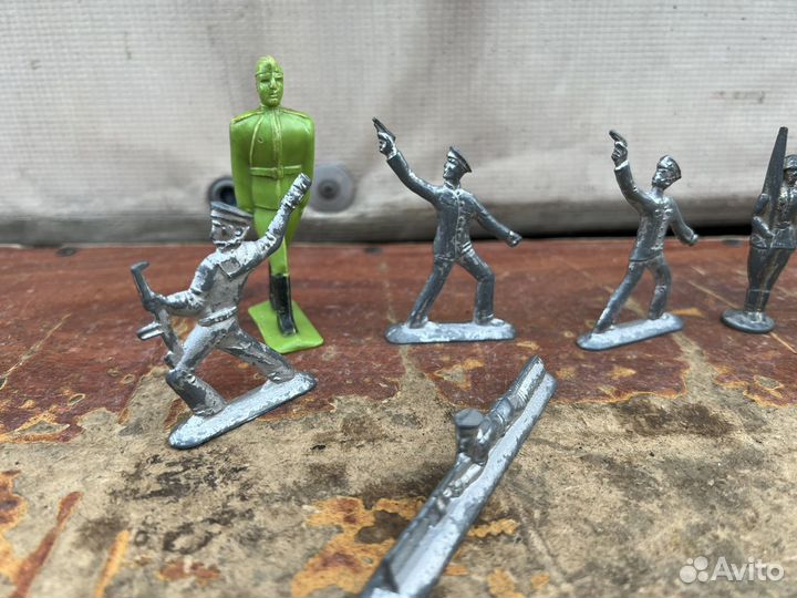 Игрушки СССР солдатики