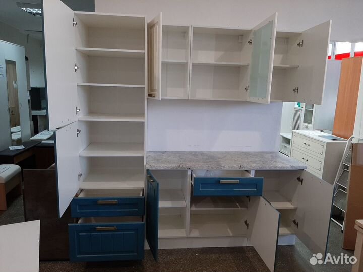 Кухонный гарнитур с пеналом 2,1 м