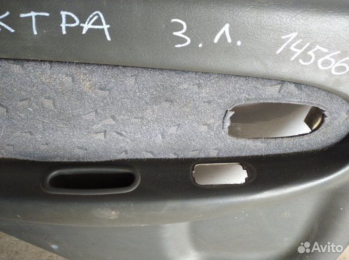 Обшивка двери задняя левая Kia Spectra 2001-2011