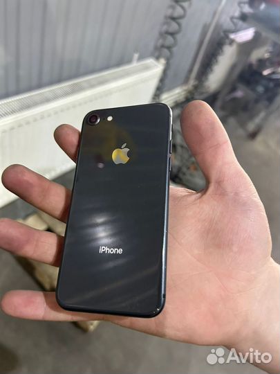 iPhone 8, 64 ГБ