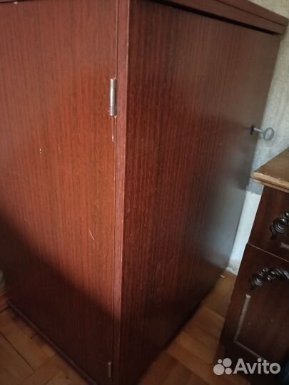 Швейная машинка Чайка 142м