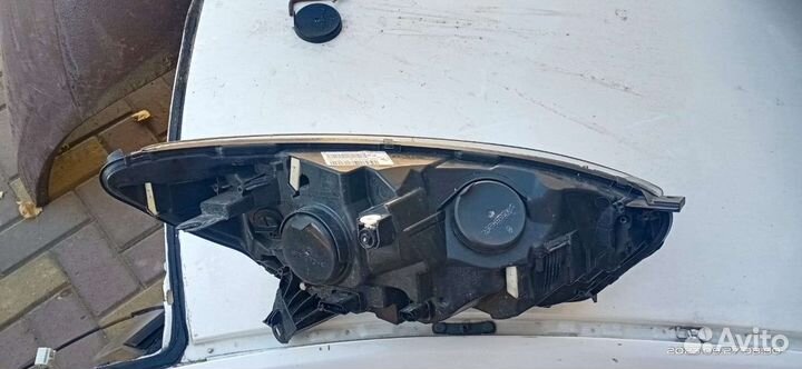 Оригинальная фара передняя левая на Renault Kaptur