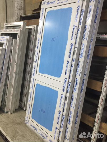 Дверь пластиковая правая 900*2050