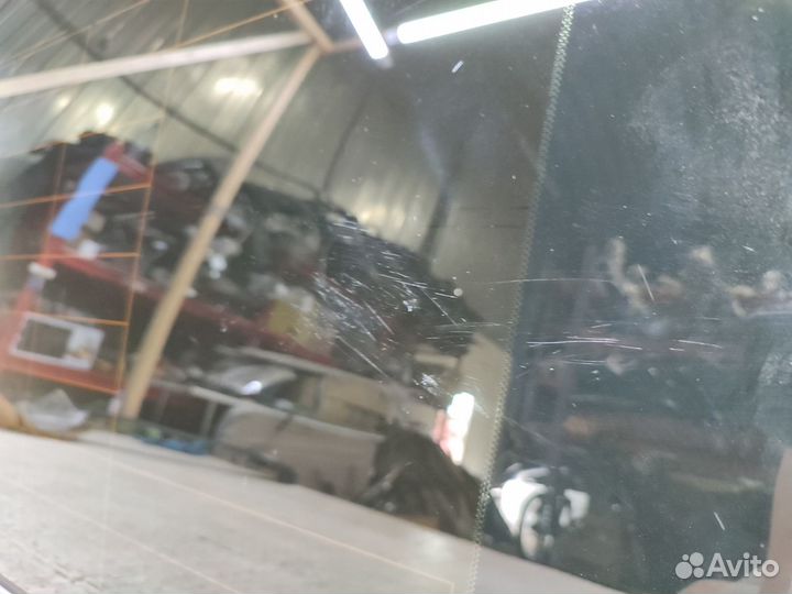 Стекло кузова правое Toyota Land Cruiser 200 2015