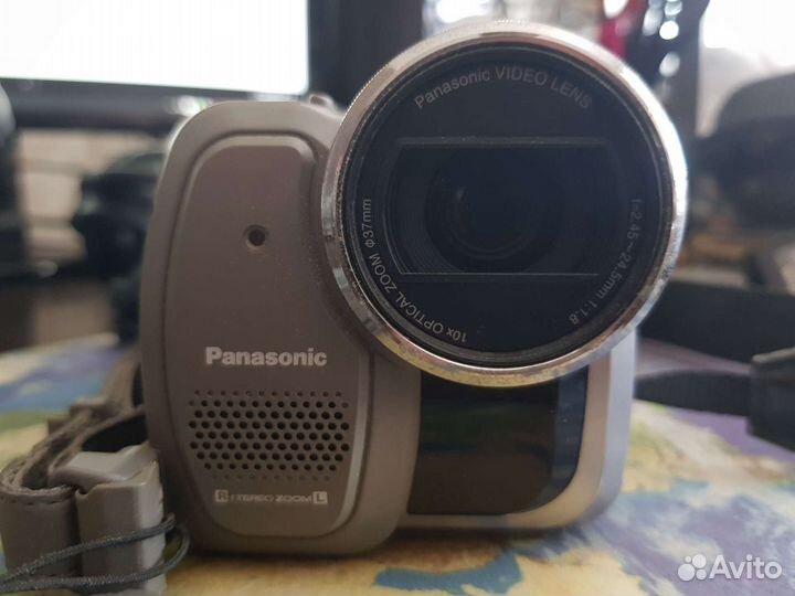 Видеокамера Panasonic NV-GS75