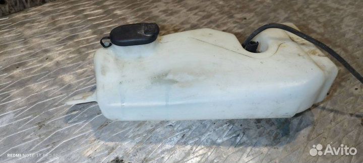 Бачок омывателя передний Renault Logan K7J 710