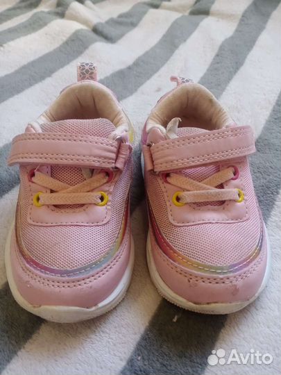 Кроссовки для девочки