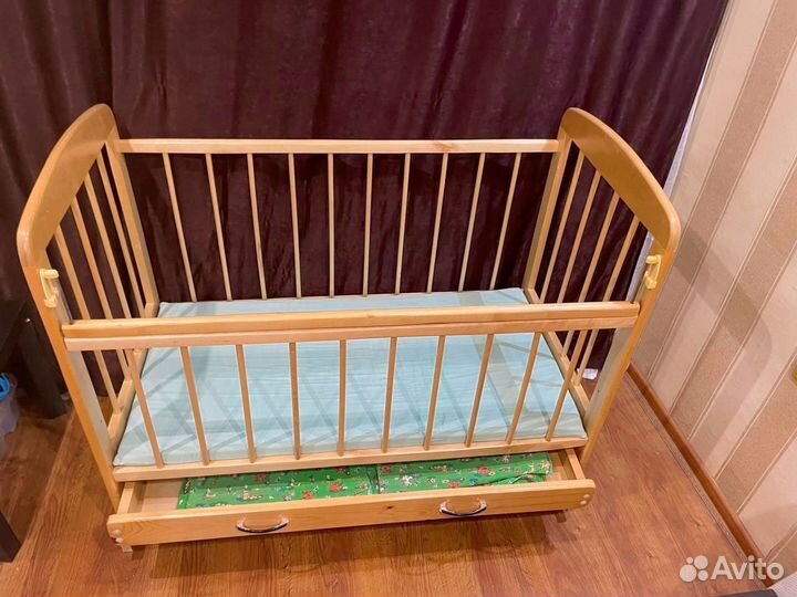 Детская кроватка