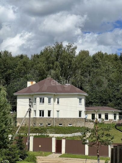 Коттедж 699 м² на участке 20,7 сот.