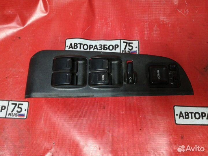 Блок управления стеклоподъемниками передний правый
