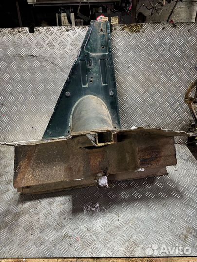 Центральная стойка кузова УАЗ