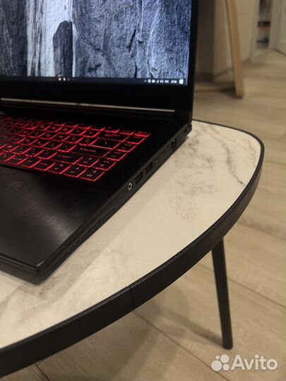 Игровой ноутубк MSI G65 Thin 9EXR