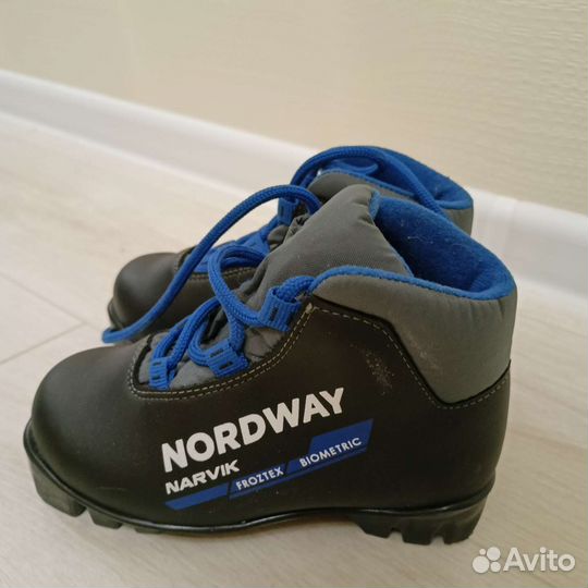 Лыжные ботинки