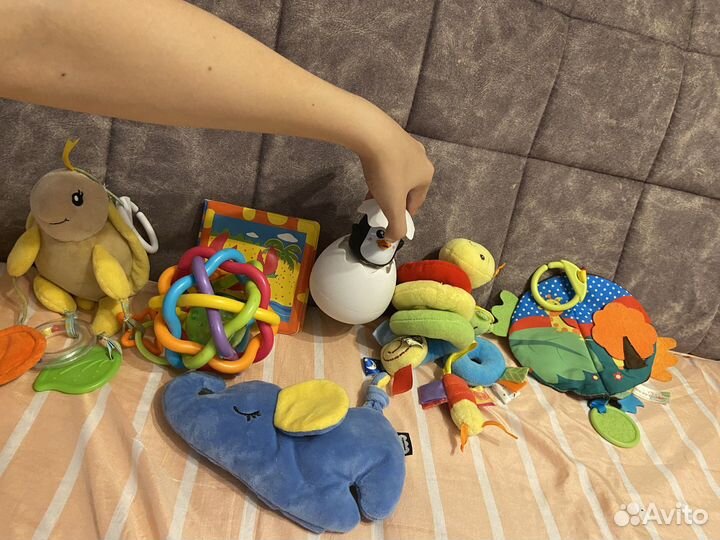 Игрушки для малышей пакетом