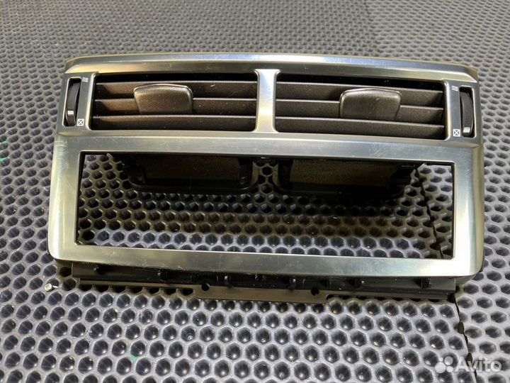 Дефлектор воздушный зад. Lexus Lx570