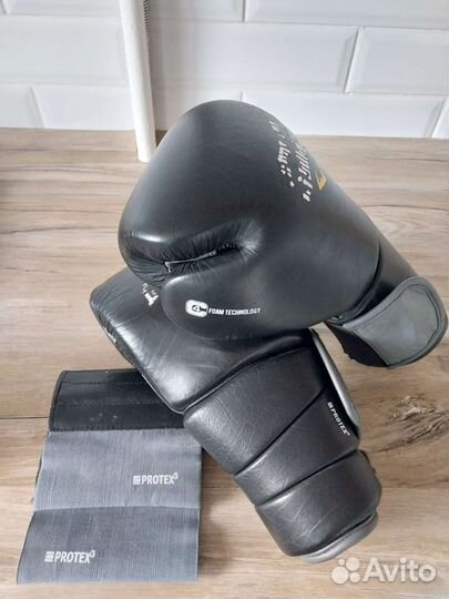 Боксерские перчатки Everlast 14oz