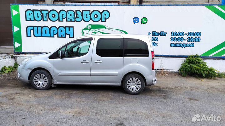 Замок двери передней правой Citroen Berlingo 2 9135EE