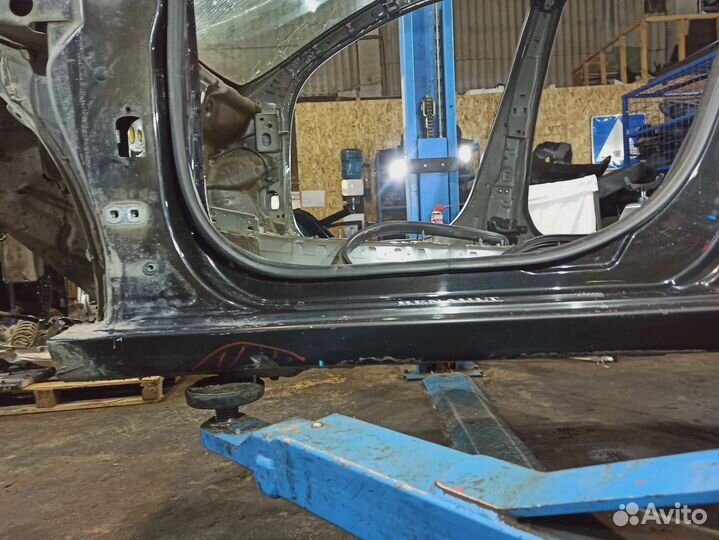 Порог со стойкой левый Renault Megane 3