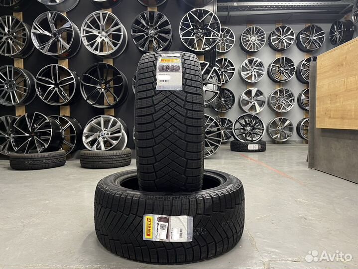 Pirelli Ice Zero FR 235/45 R18 98H