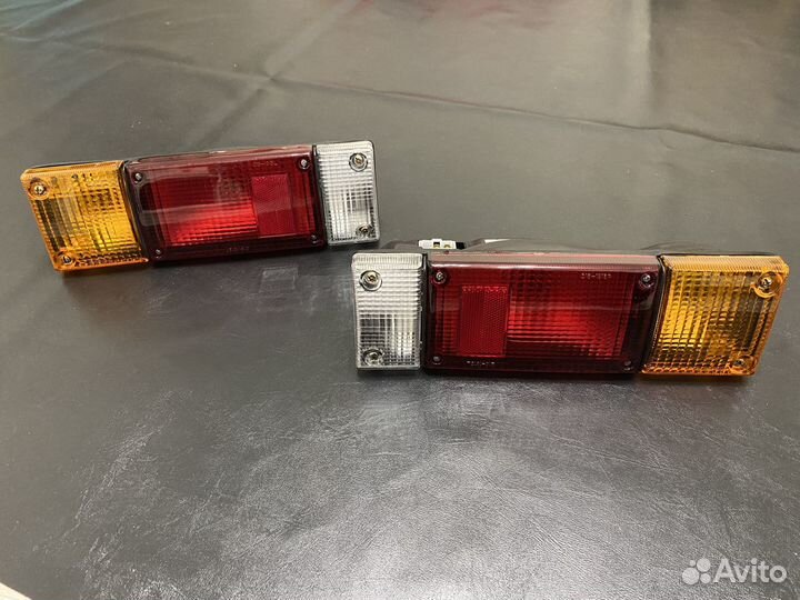 Фонарь задний (2шт) Nissan Atlas F23