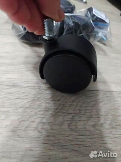 Колесики для мебели с резьб.штифтом 10