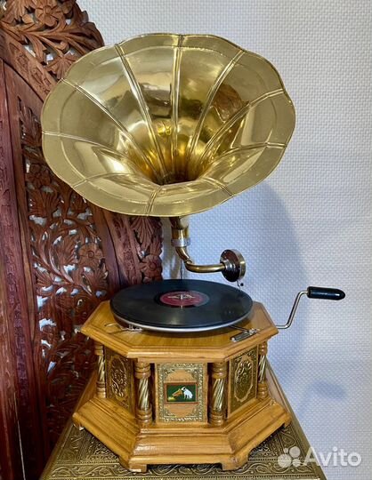 Граммофон His master's voice