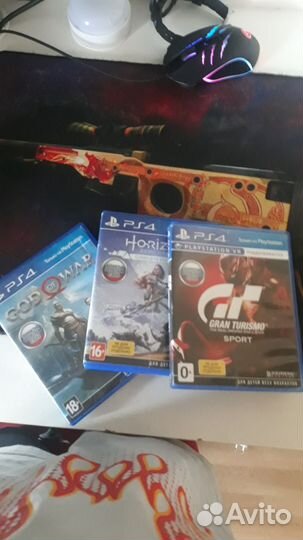 Ps4 slim 1 TB