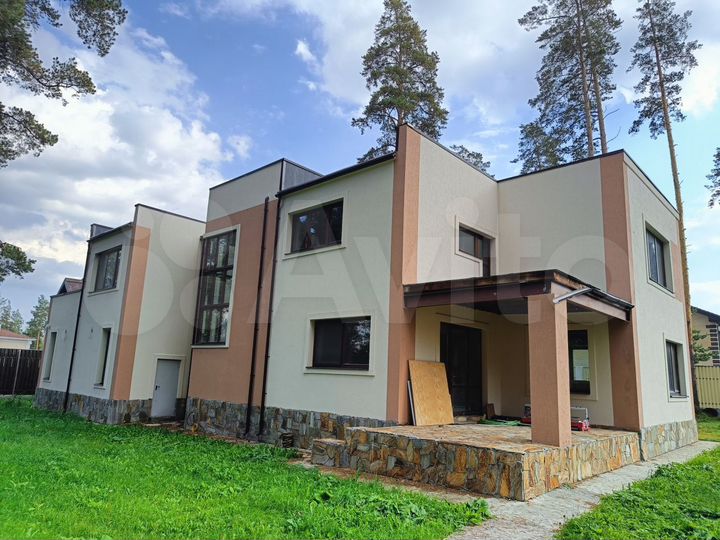 Дом 300 м² на участке 20 сот.