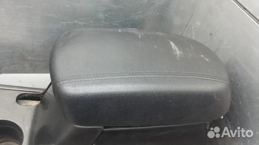 Подлокотник центральный KIA sportage 3 (HNT15IX01)