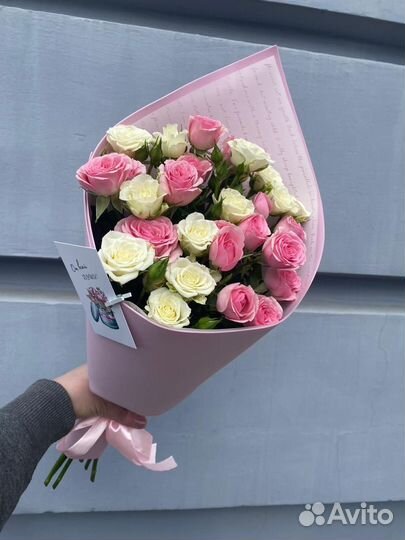 Букеты из 25 кенийских роз. Доставка