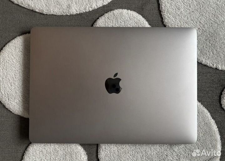 Apple macbook pro 13 2017 8/256gb