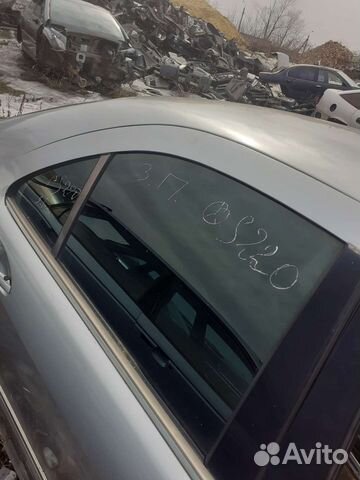 Заднее правое стекло Mercedes Benz S220