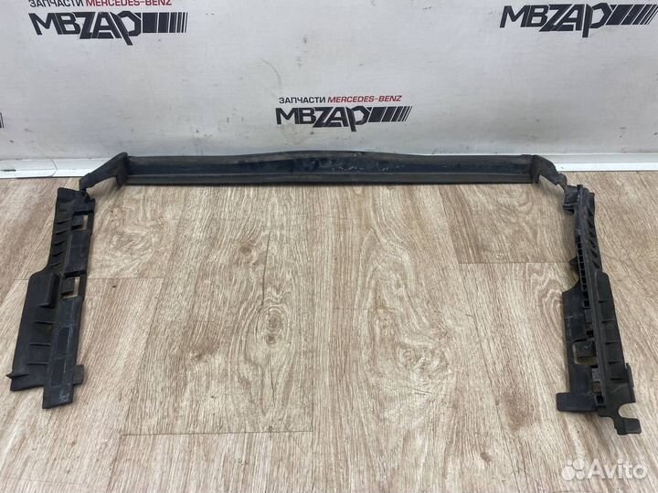 Дефлектор радиатора Mercedes W205