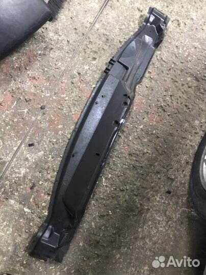 Планка жабо Ford Focus 2