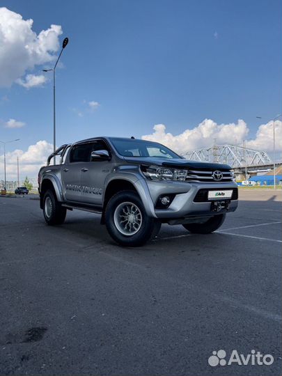 Toyota Hilux 2.8 AT, 2015, 156 000 км