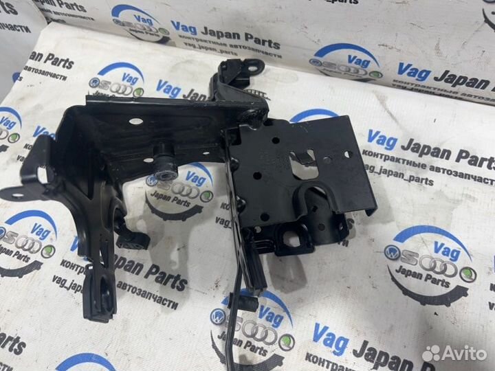 Кронштейн блока ABS Audi A4 B6 ALT 2004