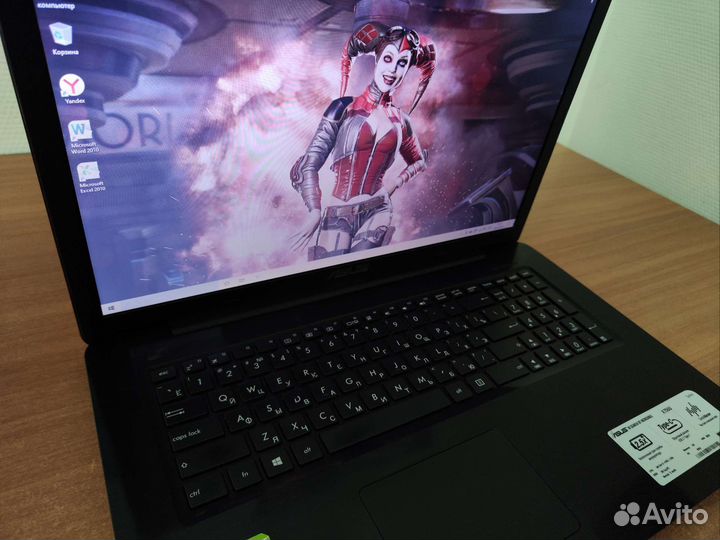 Большой и мощный игровой ноутбук Asus 17