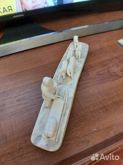 Скульптура(статуэтка)из кости моржа.Уэлен,Чукотка