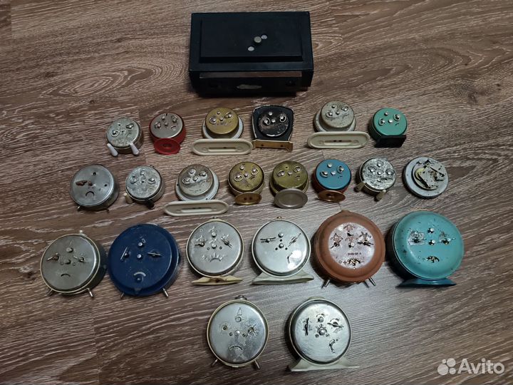 Часы будильник СССР