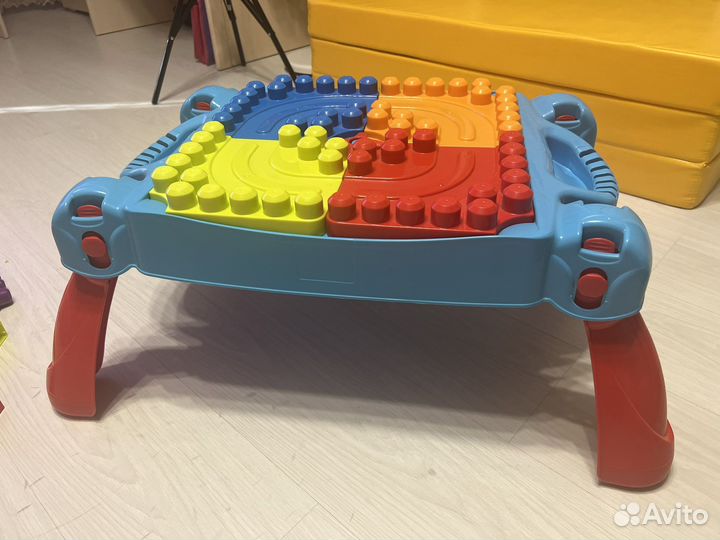 Развивающий столик Лего